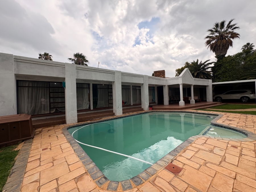 4 Bedroom Property for Sale in Flamwood North West